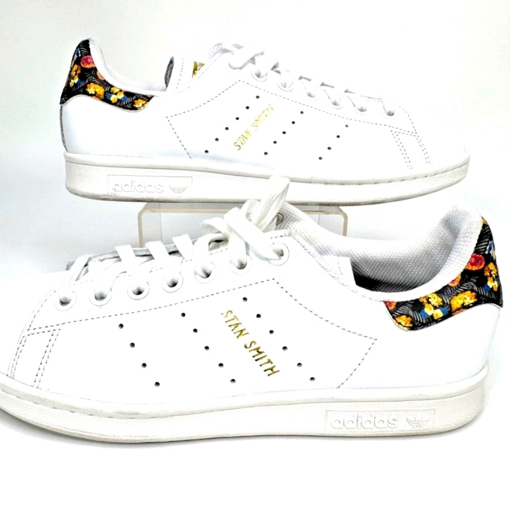 Adidas Women's Stan Smith  Butterfly Sneaker  in Cloud White Size 7
